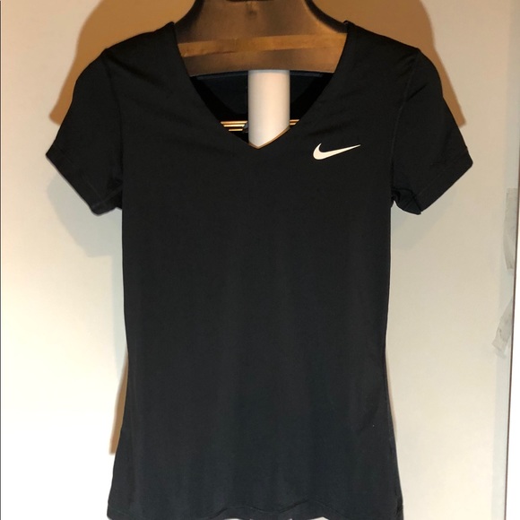 Nike Tops - NIKE Dri-Fit Victory Training Top/ Medium